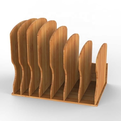 Bamboe boekenstand met wolkvorm en aangepast logo
