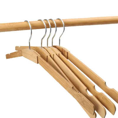 10 Pakket bamboehangers met 360 graden draaiende haakjes en schoudergroefjes 44x21,5x2cm